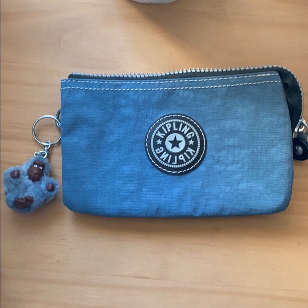 A kipling small hand bag that’s light weight